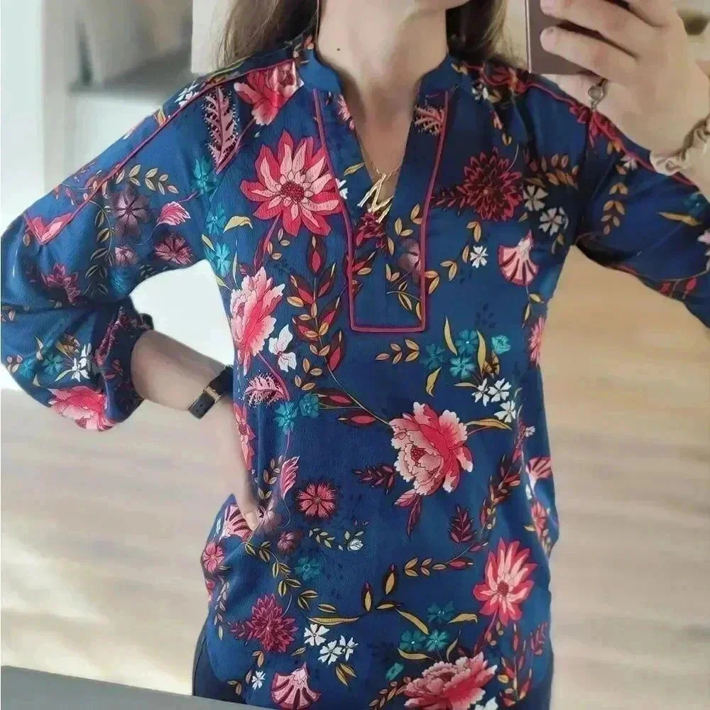 LOFT floral blouse - Picture 3 of 10